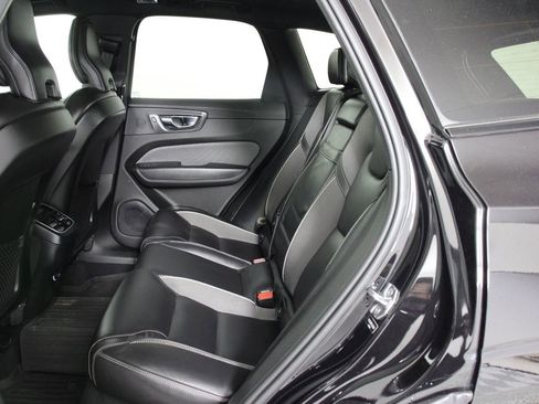 Used 2020 Volvo XC60 T6 R-Design image 32