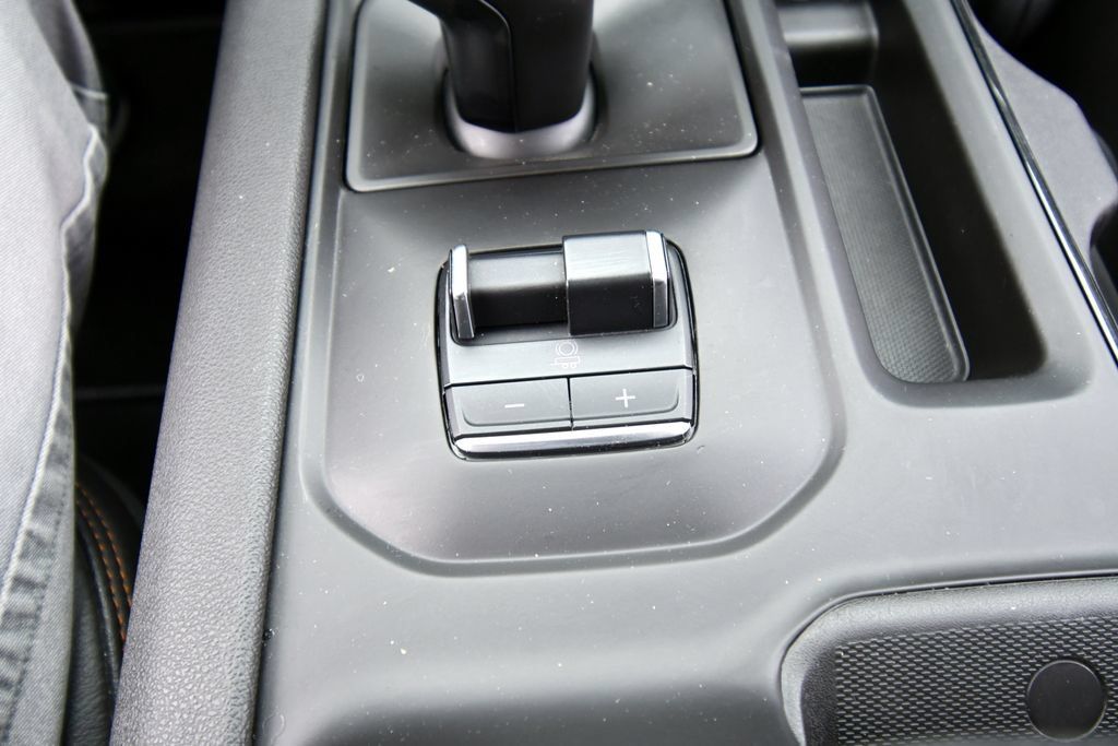 Used 2024 GMC Sierra 1500 AT4 w/ AT4 Preferred Package AWD/4WD image 29