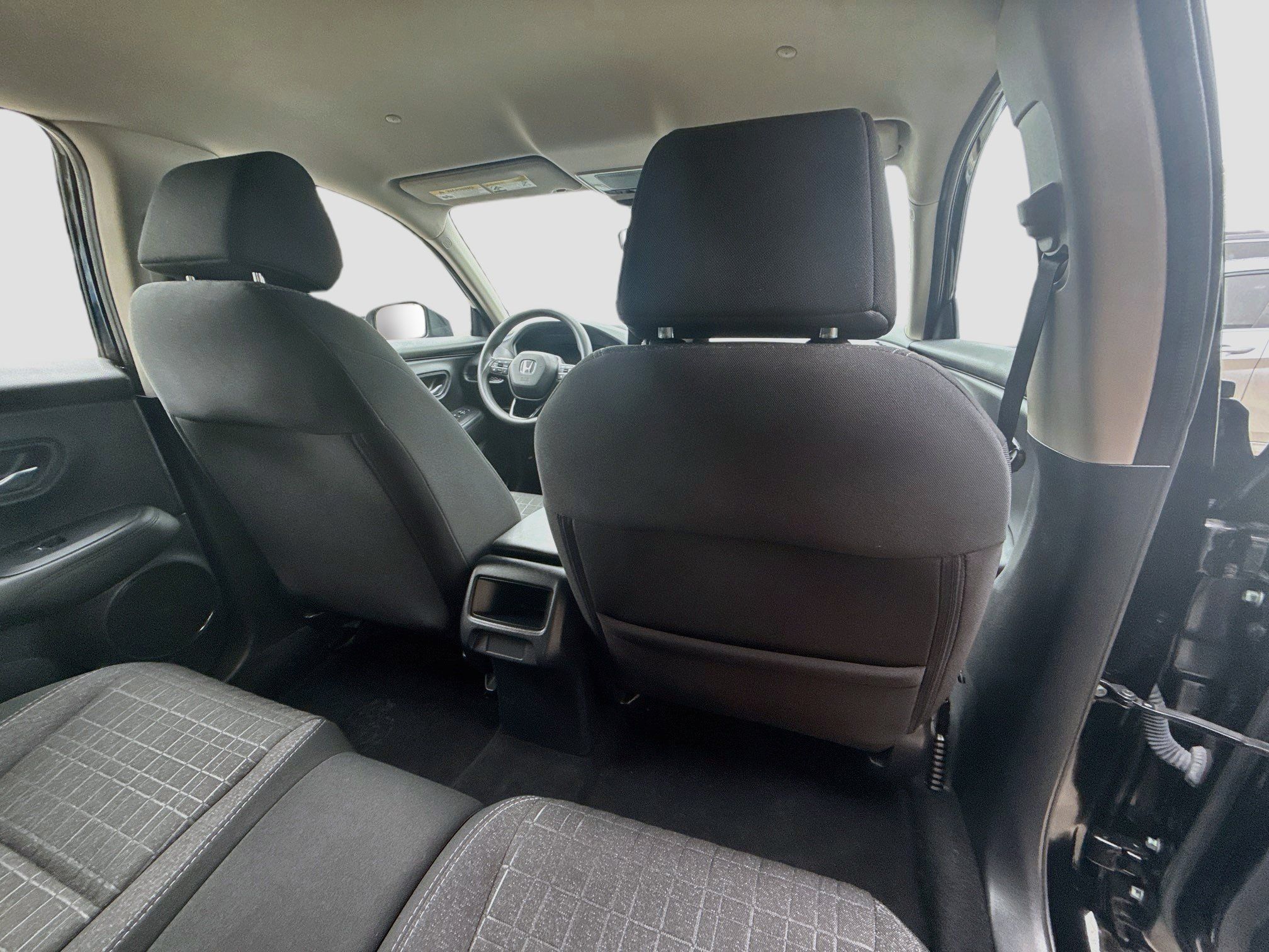 Certified 2025 Honda HR-V LX image 28