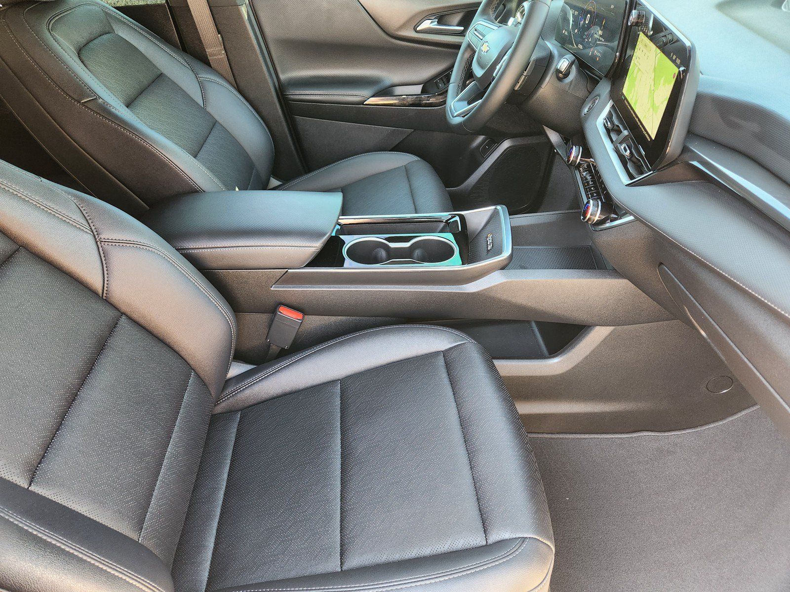 Used 2025 Chevrolet Equinox LT w/ Convenience Package II FWD image 11