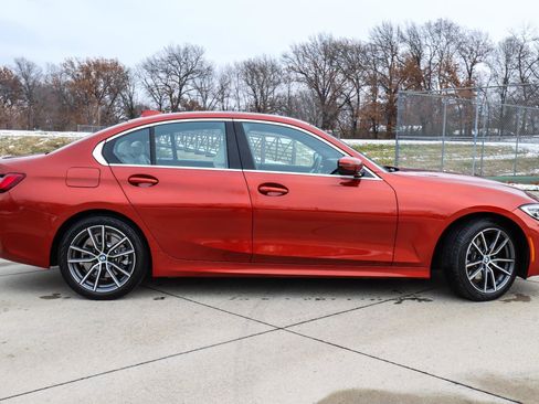 Used 2019 BMW 330i xDrive Sedan w/ Premium Package image 5