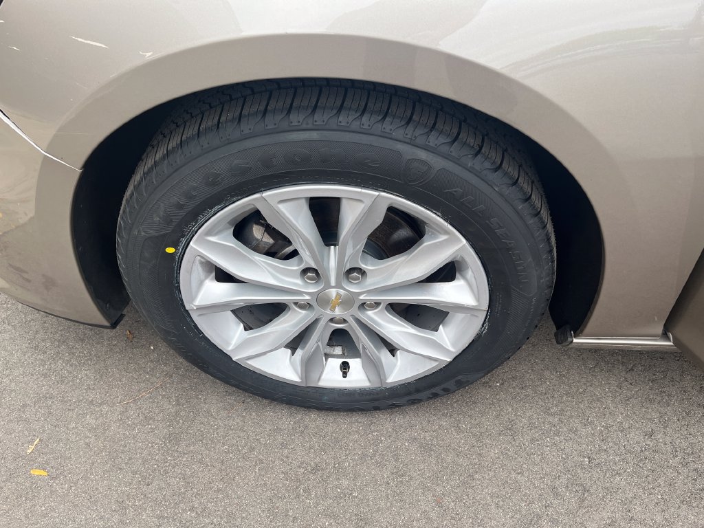 Used 2023 Chevrolet Malibu LT FWD image 26