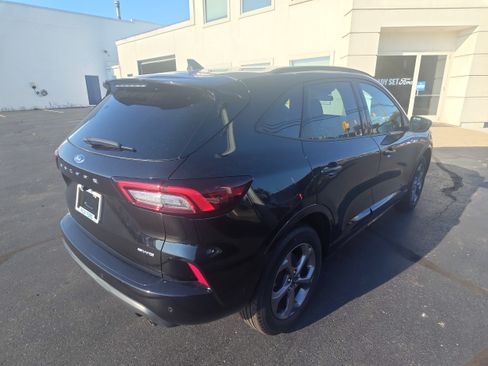 Used 2024 Ford Escape ST-Line w/ Tech Pack #1 AWD/4WD image 5