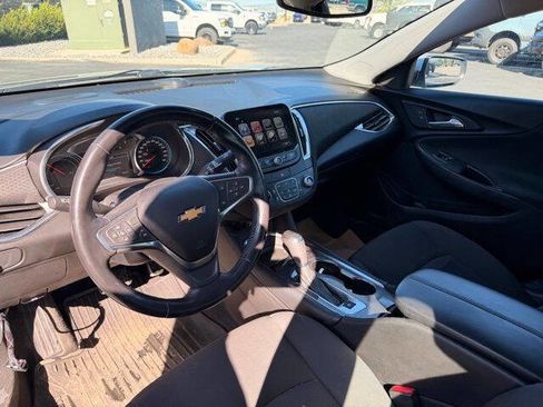 Used 2018 Chevrolet Malibu Hybrid FWD image 8