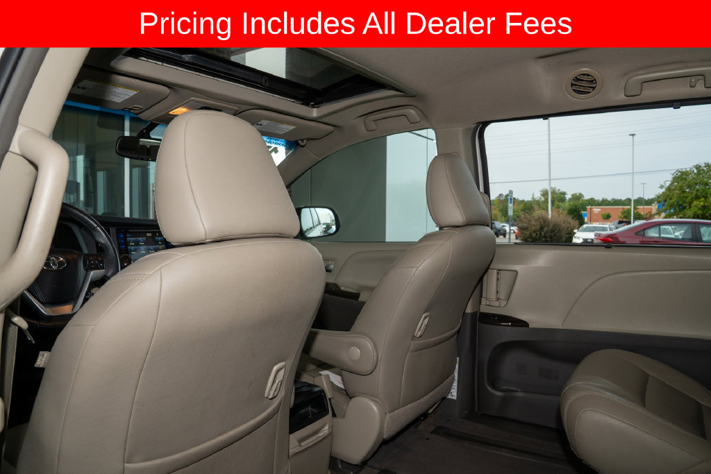 Used 2017 Toyota Sienna XLE FWD image 9