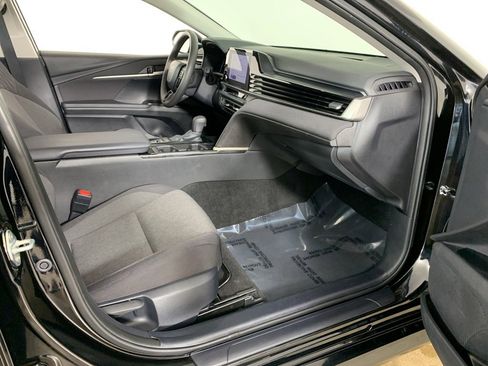 Used 2025 Toyota Camry LE image 37