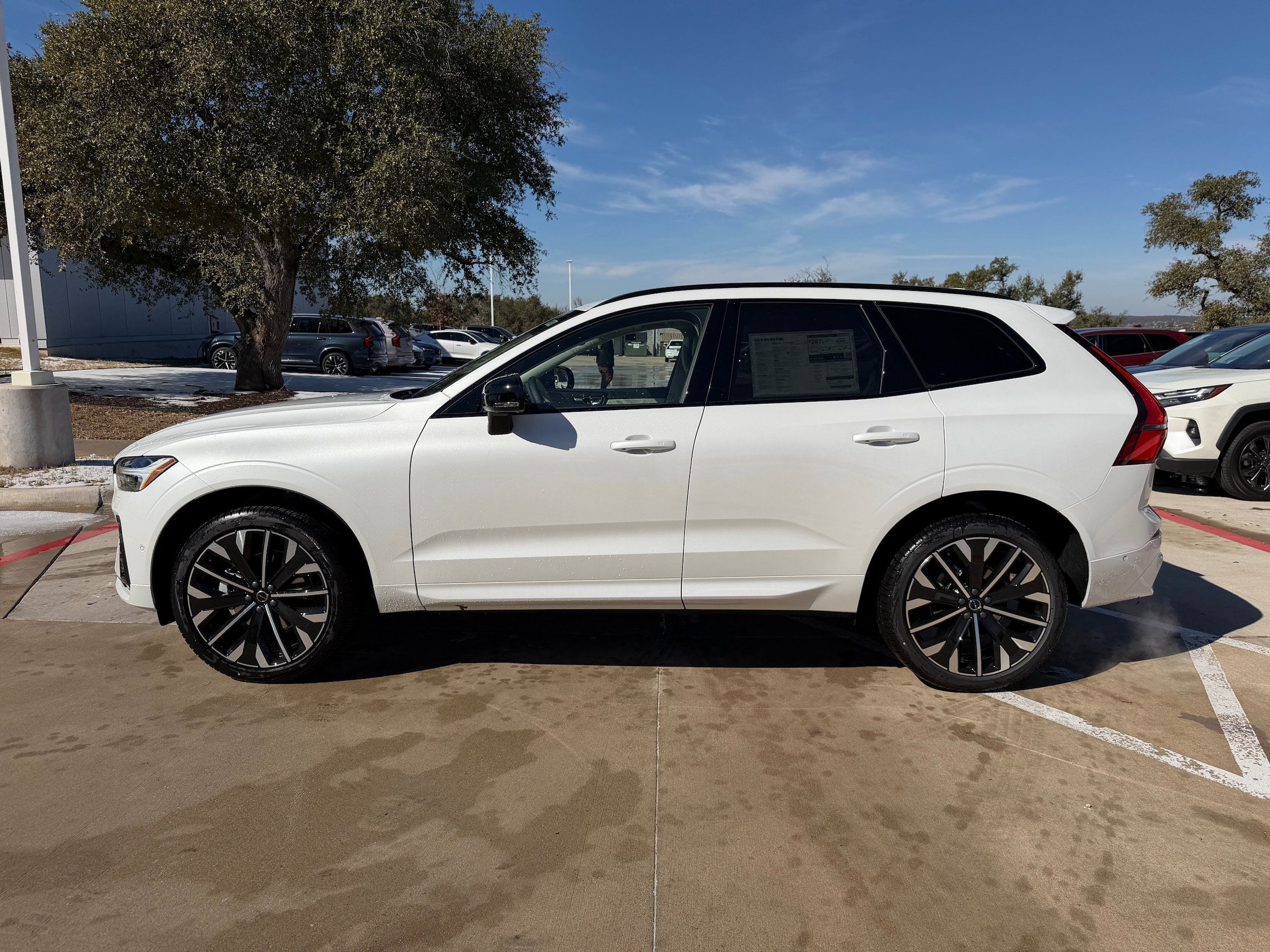 New 2026 Volvo XC60 B5 Ultra w/ Protection Package Premier AWD/4WD image 3