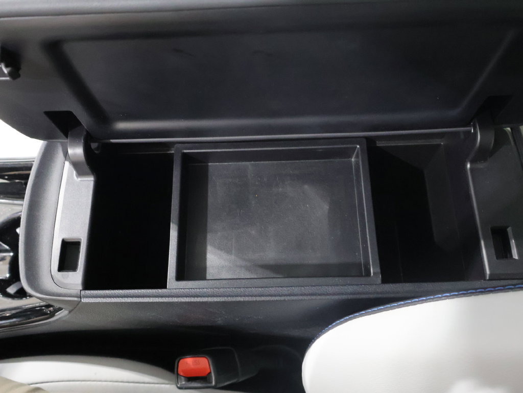 Used 2021 Toyota Prius Limited FWD image 30