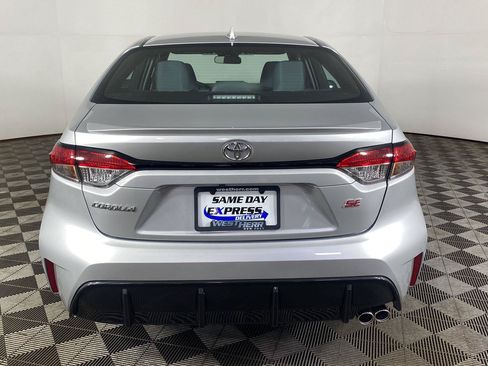 Used 2026 Toyota Corolla SE FWD image 5