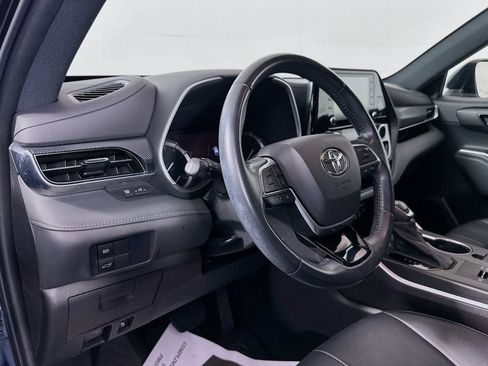 Used 2021 Toyota Highlander XSE FWD image 9
