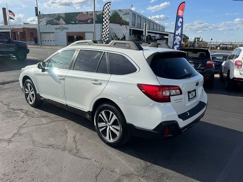 Used 2019 Subaru Outback 3.6R Limited w/ Popular Package #2 AWD/4WD image 7