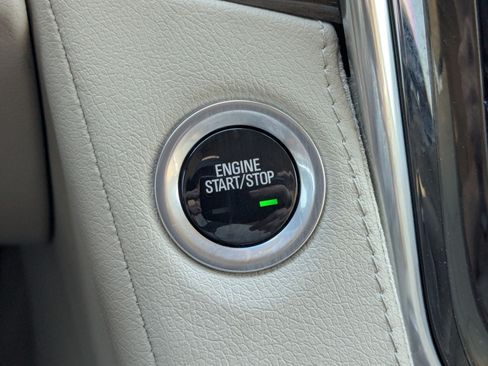 Used 2020 Cadillac Escalade ESV Luxury AWD/4WD image 19