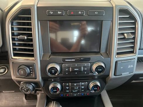 Used 2017 Ford F150 Raptor w/ Equipment Group 802A Luxury AWD/4WD image 21