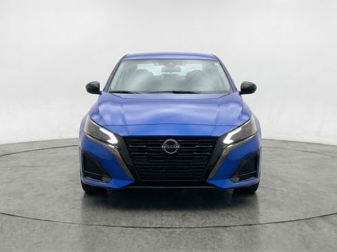 Used 2025 Nissan Altima 2.5 SV image 2