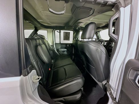 Used 2023 Jeep Wrangler Unlimited Sahara AWD/4WD image 29