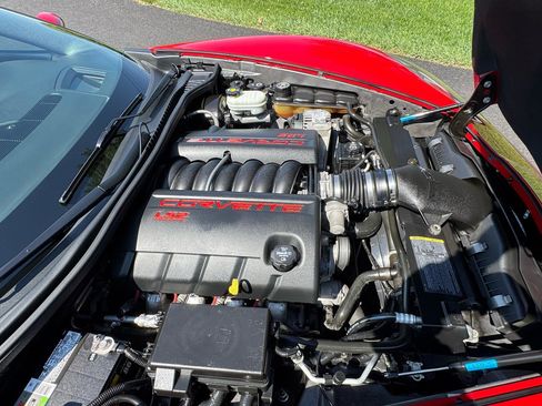 Used 2005 Chevrolet Corvette Coupe w/ Preferred Equipment Group image 18