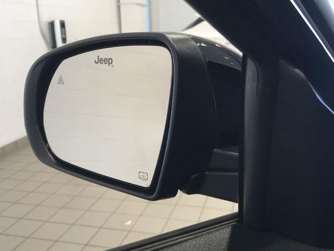 Used 2021 Jeep Compass Latitude AWD/4WD image 17