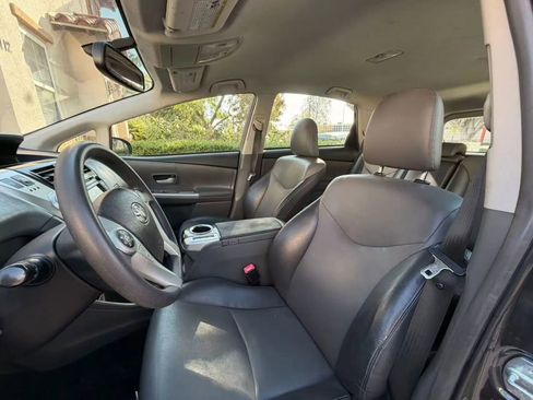 Used 2012 Toyota Prius V Five image 8