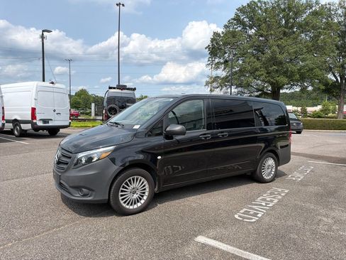Used 2023 Mercedes-Benz Metris Passenger image 5