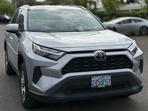 Used 2023 Toyota RAV4 XLE AWD/4WD image 7