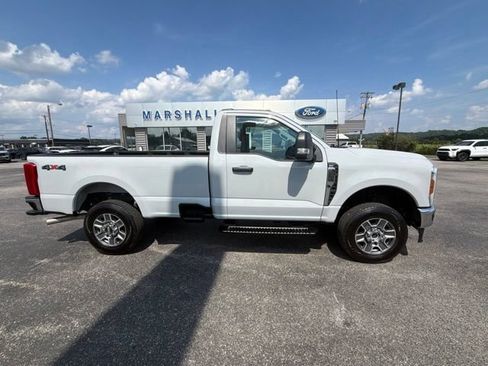 Used 2025 Ford F250 XLT AWD/4WD image 4