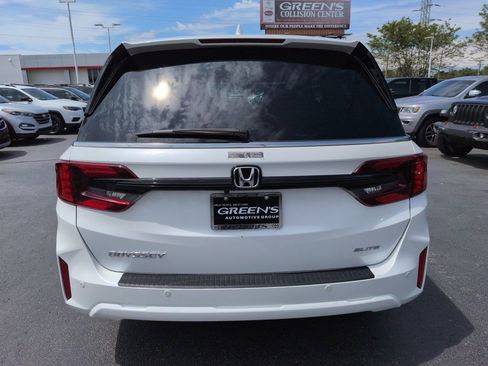 Used 2025 Honda Odyssey Elite image 4