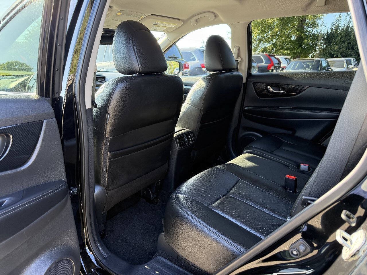 Used 2019 Nissan Rogue SL AWD/4WD image 10
