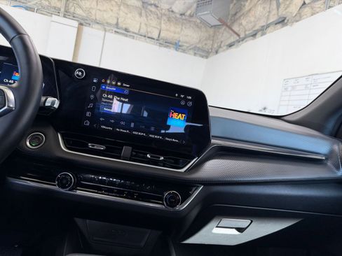 Used 2025 Chevrolet Equinox LT image 18