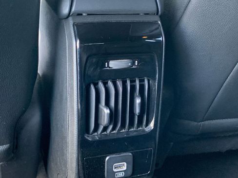 Used 2025 Jeep Compass Limited image 23