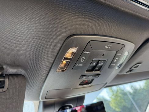Used 2024 Toyota Sienna Limited AWD/4WD image 27