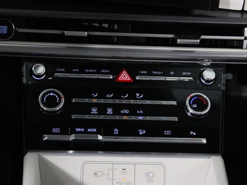 Used 2026 Hyundai Santa Fe SE FWD image 22