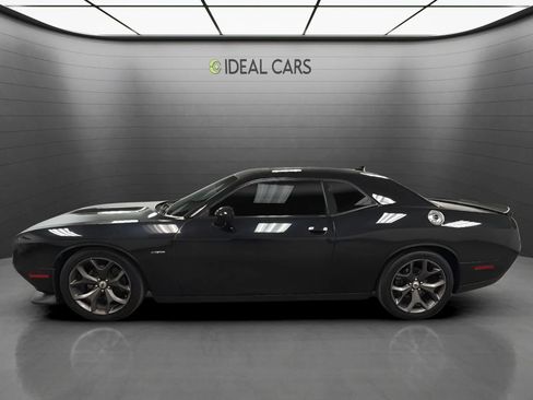 Used 2019 Dodge Challenger R/T RWD image 8