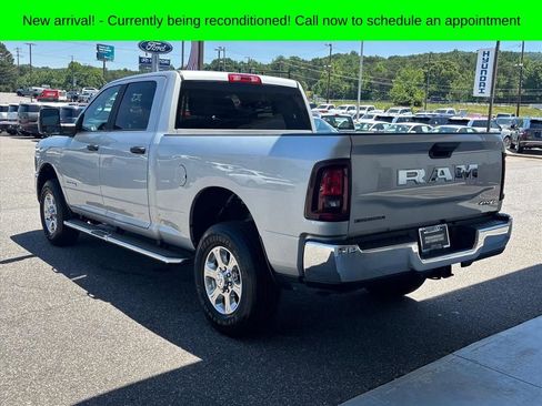 Used 2026 RAM 2500 Big Horn AWD/4WD image 2