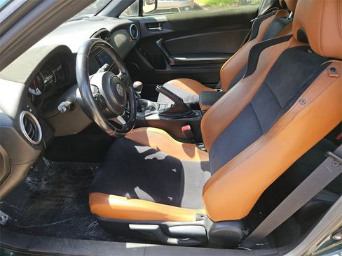 Used 2020 Toyota 86 image 13