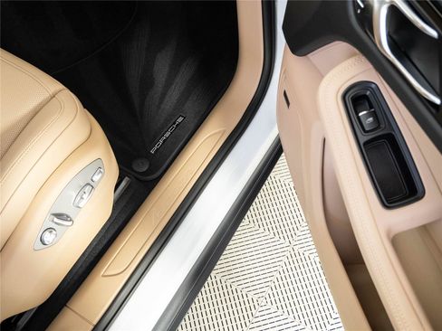 New 2026 Porsche Macan Turbo AWD/4WD image 26