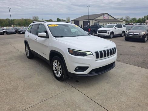 Used 2019 Jeep Cherokee Latitude w/ Cold Weather Group AWD/4WD image 4