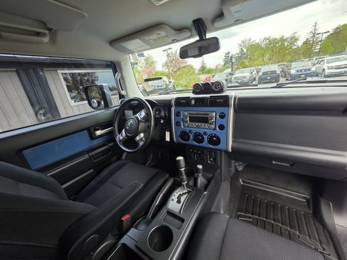 Used 2012 Toyota FJ Cruiser 4WD w/ Upgrade Pkg image 13