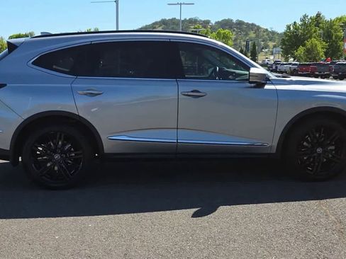 Used 2025 Acura MDX SH-AWD w/ Technology Package image 9