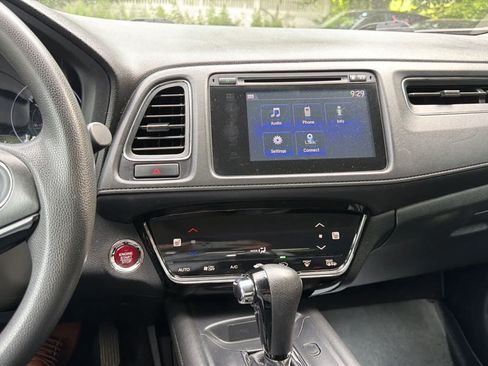 Used 2018 Honda HR-V EX image 13