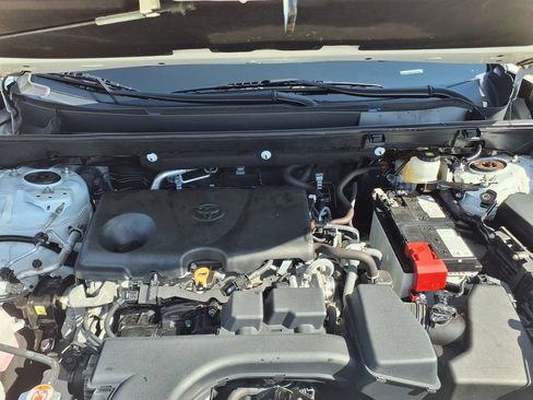 Used 2024 Toyota RAV4 XLE FWD image 34