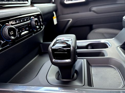 New 2026 Chevrolet Silverado 1500 LT w/ Convenience Package II AWD/4WD image 16