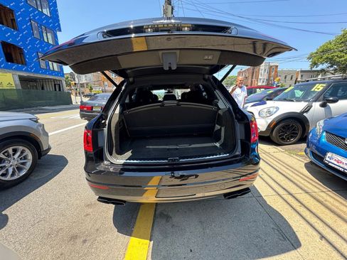 Used 2020 Bentley Bentayga Design Series image 22