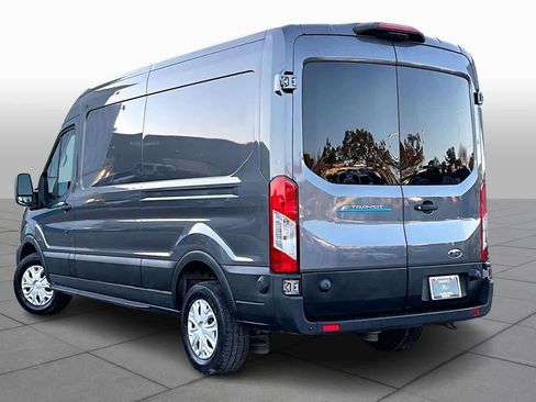 Used 2022 Ford E-Transit Medium Roof image 11