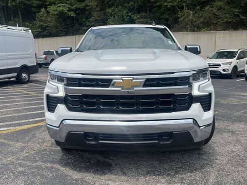 Used 2022 Chevrolet Silverado 1500 LT AWD/4WD image 9