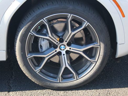 New 2026 BMW X6 xDrive40i image 10