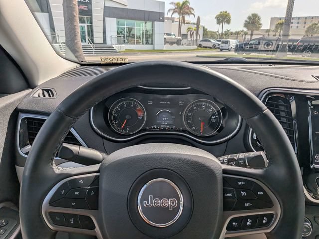 Used 2019 Jeep Cherokee Limited w/ Technology Group FWD image 31
