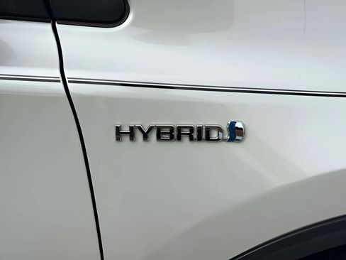 Used 2017 Toyota RAV4 Limited w/ Advanced Technology Package AWD/4WD image 21