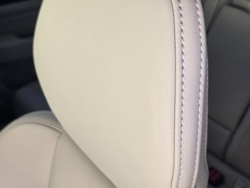 New 2026 Volvo XC60 B5 Ultra w/ Climate Package image 18