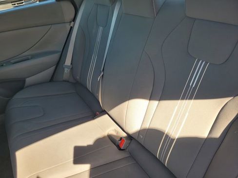Used 2024 Hyundai Elantra SEL image 15