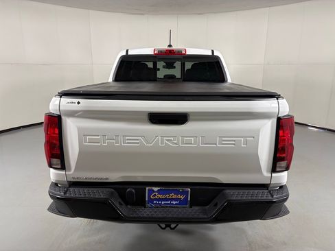 Used 2024 Chevrolet Colorado W/T w/ WT Convenience Package RWD image 8